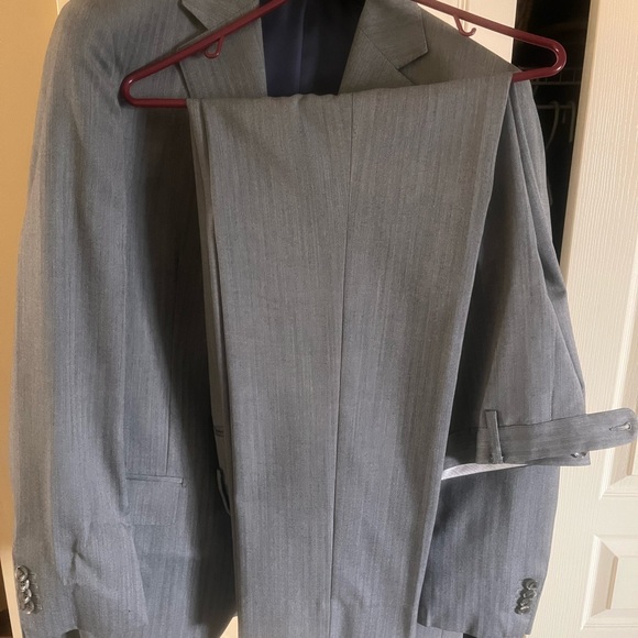 Brand new 10/10 beautiful super 110’s wool suit by Suit Supply - Picture 4 of 5